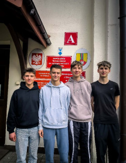 czekaj...